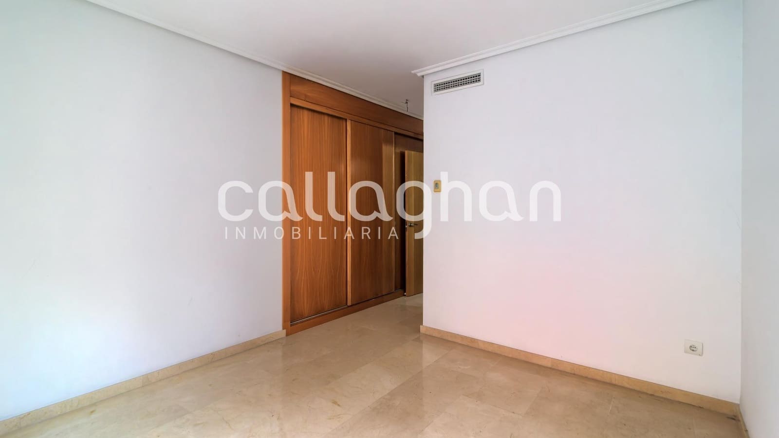 Piso de 5 habitaciones en Paterna en venta con garaje - 380.000 € (Ref: 9720190)