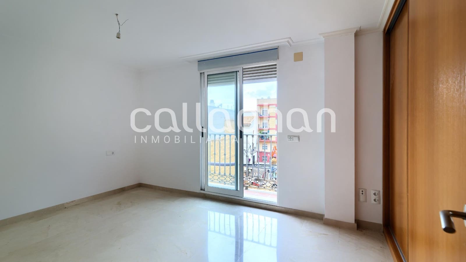 Piso de 5 habitaciones en Paterna en venta con garaje - 380.000 € (Ref: 9720190)