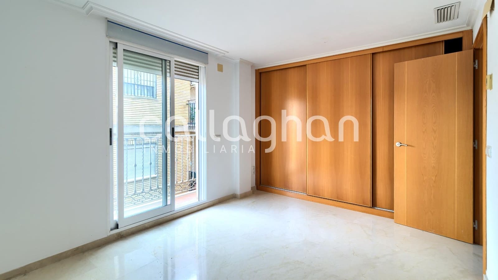 Piso de 5 habitaciones en Paterna en venta con garaje - 380.000 € (Ref: 9720190)