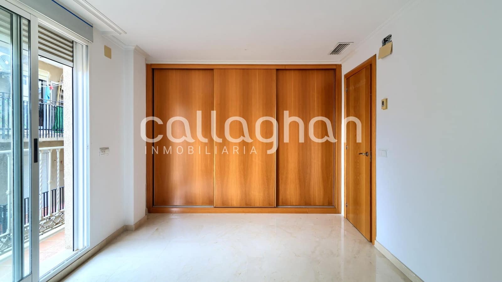Piso de 5 habitaciones en Paterna en venta con garaje - 380.000 € (Ref: 9720190)