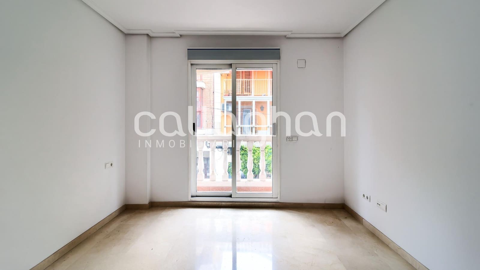 Piso de 5 habitaciones en Paterna en venta con garaje - 380.000 € (Ref: 9720190)