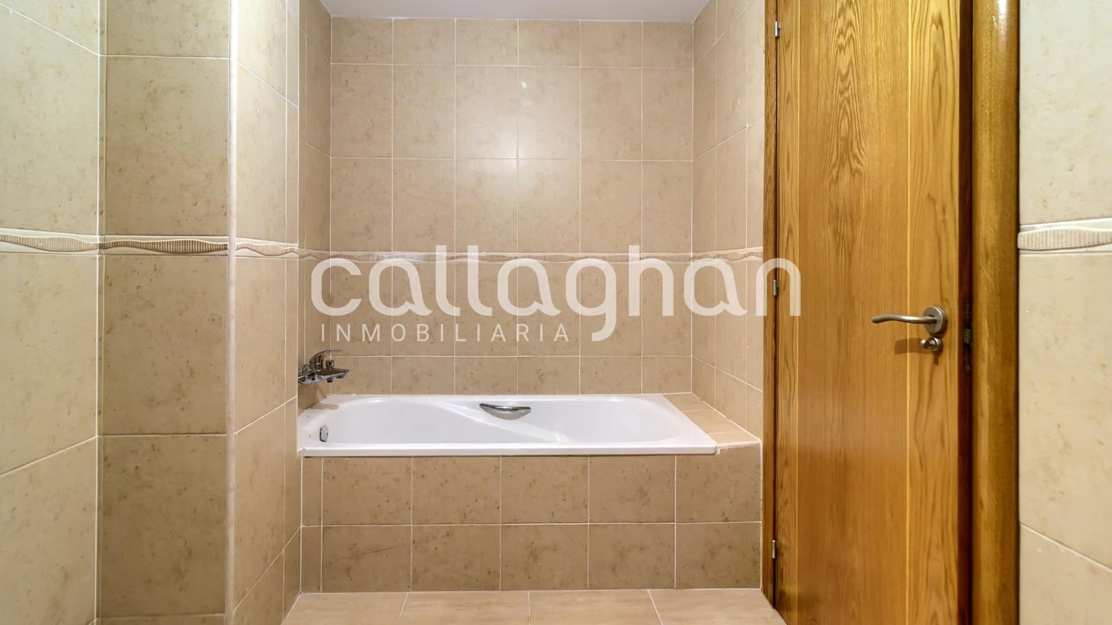 Piso de 5 habitaciones en Paterna en venta con garaje - 380.000 € (Ref: 9720190)