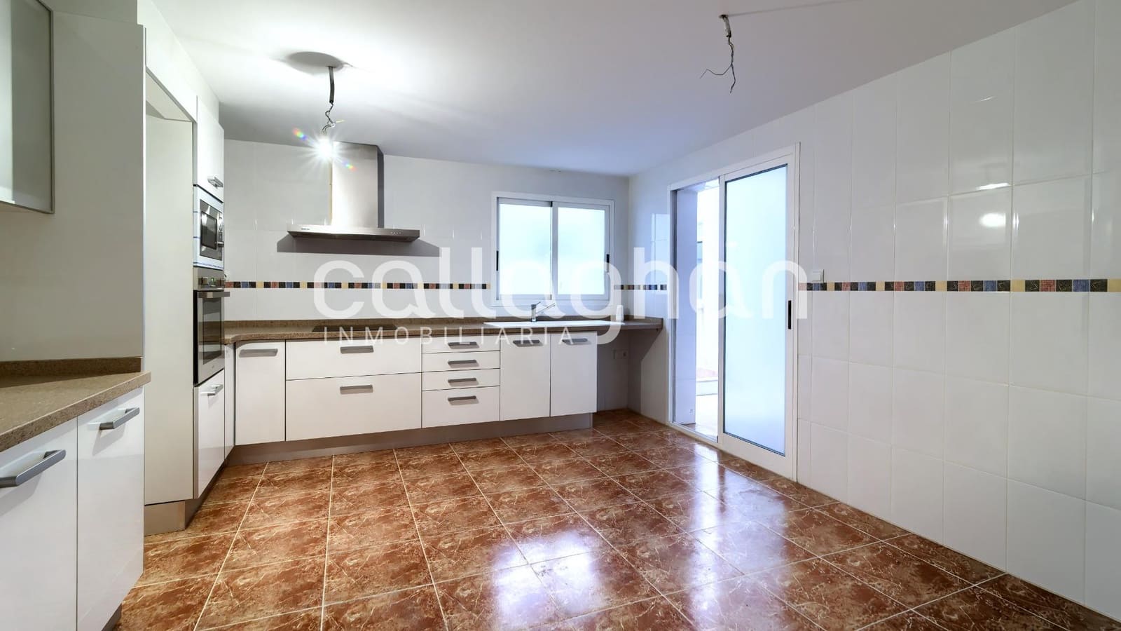 Piso de 5 habitaciones en Paterna en venta con garaje - 380.000 € (Ref: 9720190)