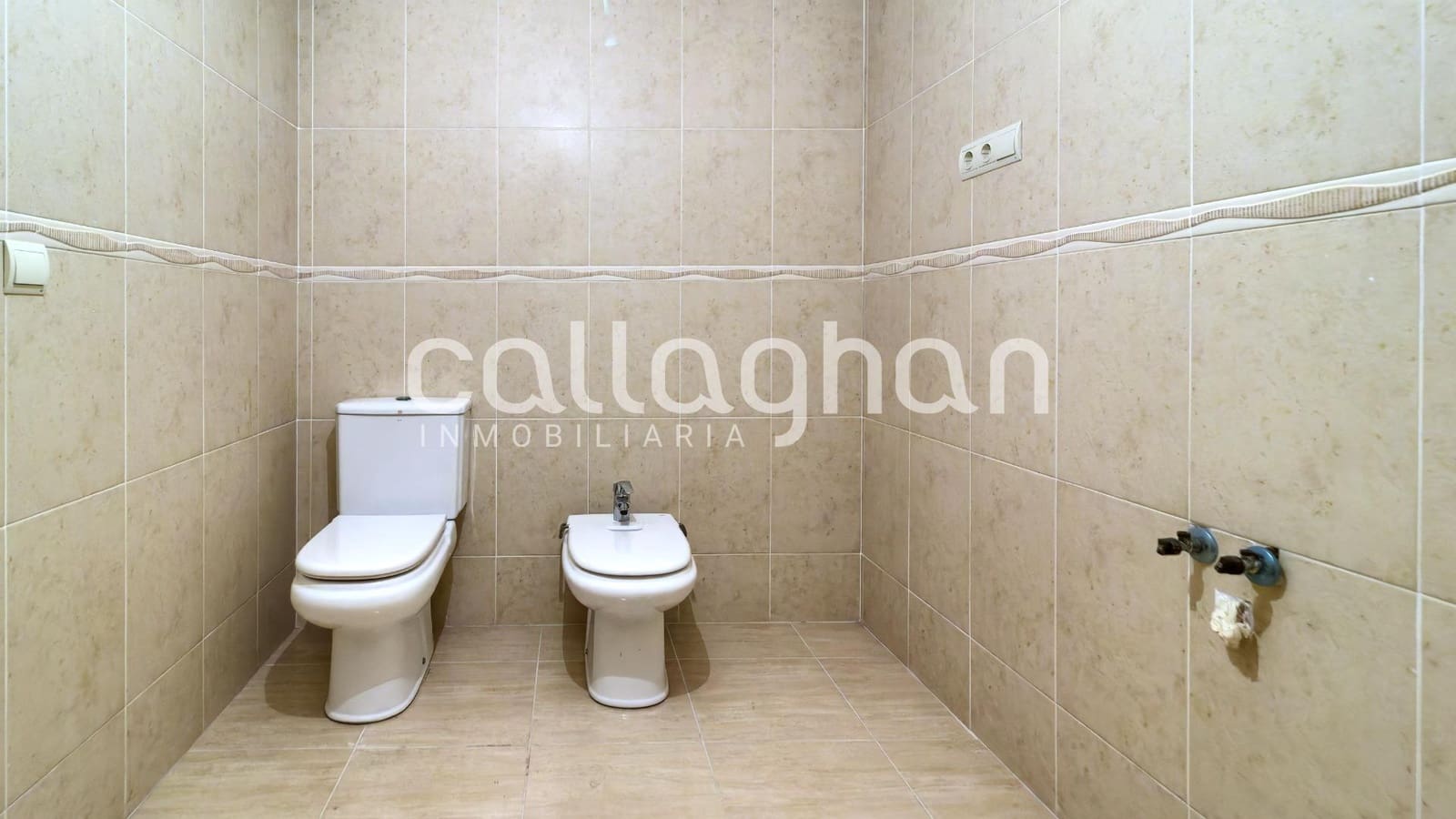 Piso de 5 habitaciones en Paterna en venta con garaje - 380.000 € (Ref: 9720190)