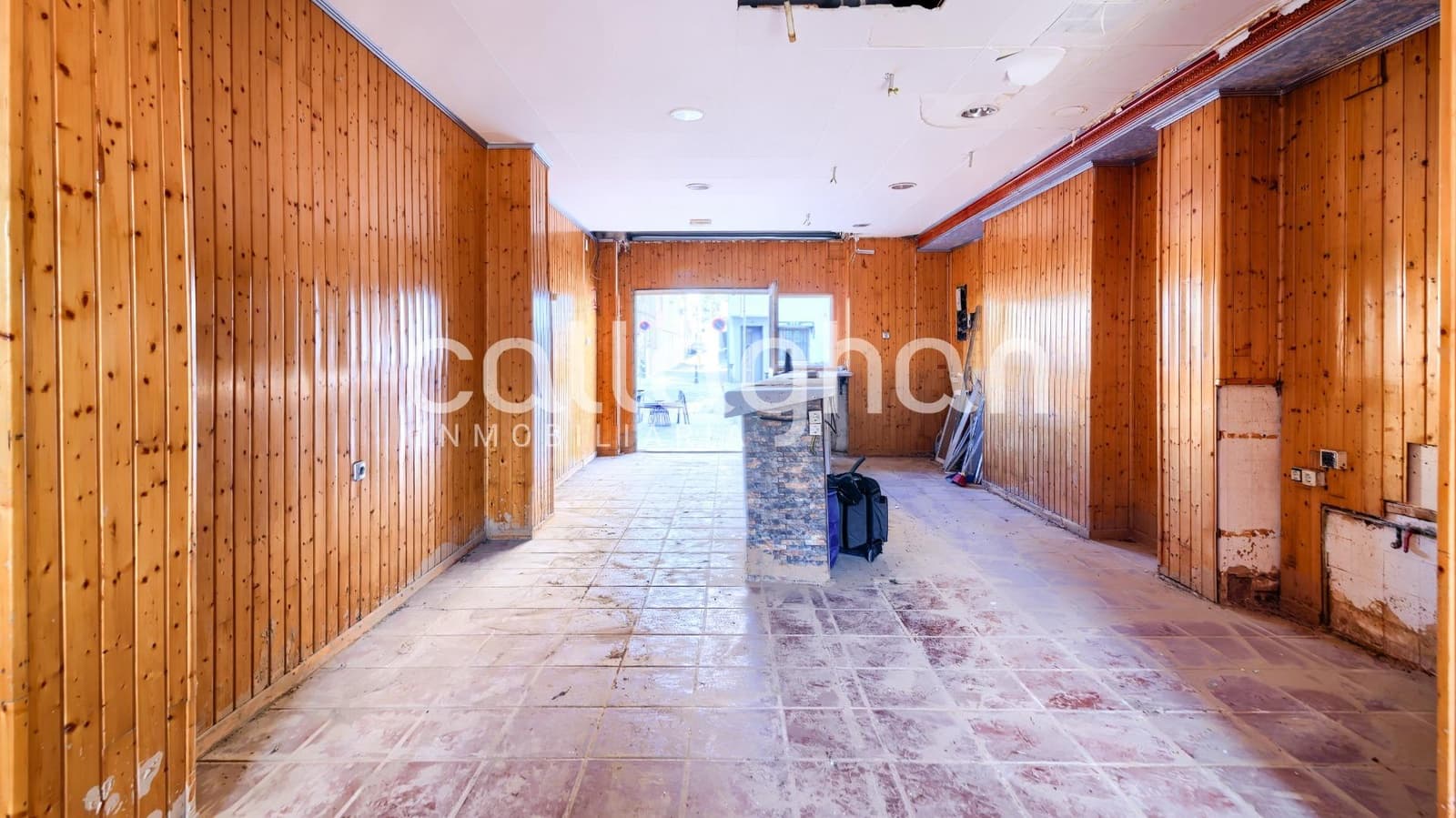 Commercial for sale in Chiva - € 85,000 (Ref: 9720191)
