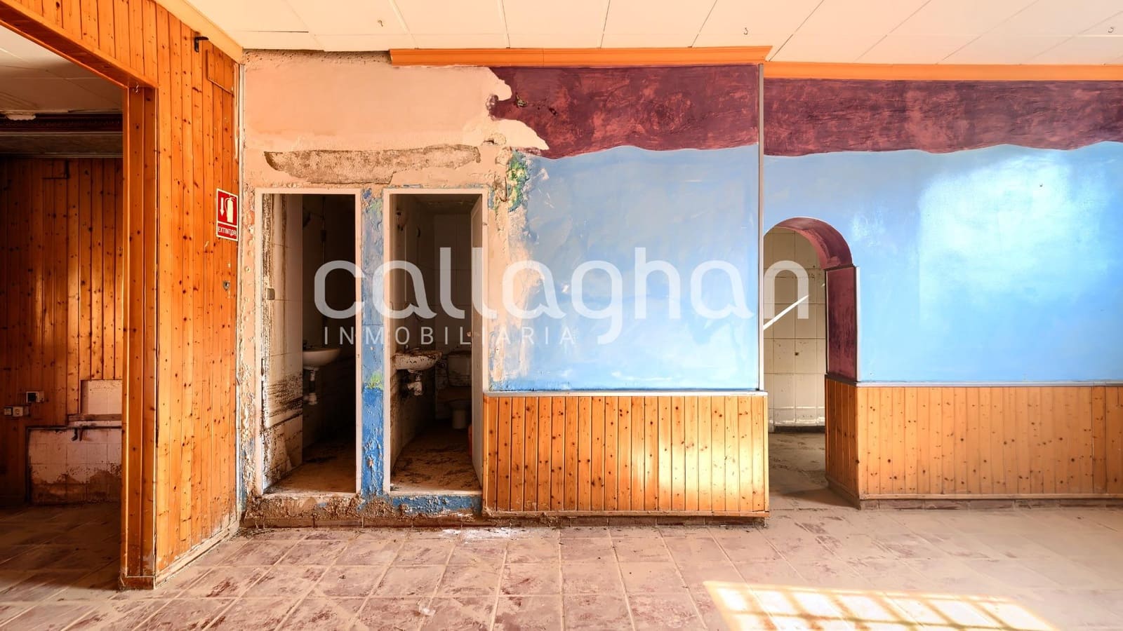 Commercial for sale in Chiva - € 85,000 (Ref: 9720191)