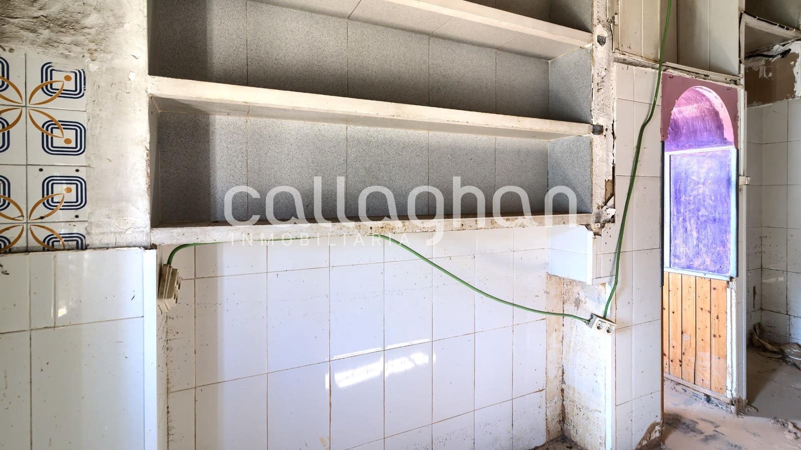 Commercial for sale in Chiva - € 85,000 (Ref: 9720191)