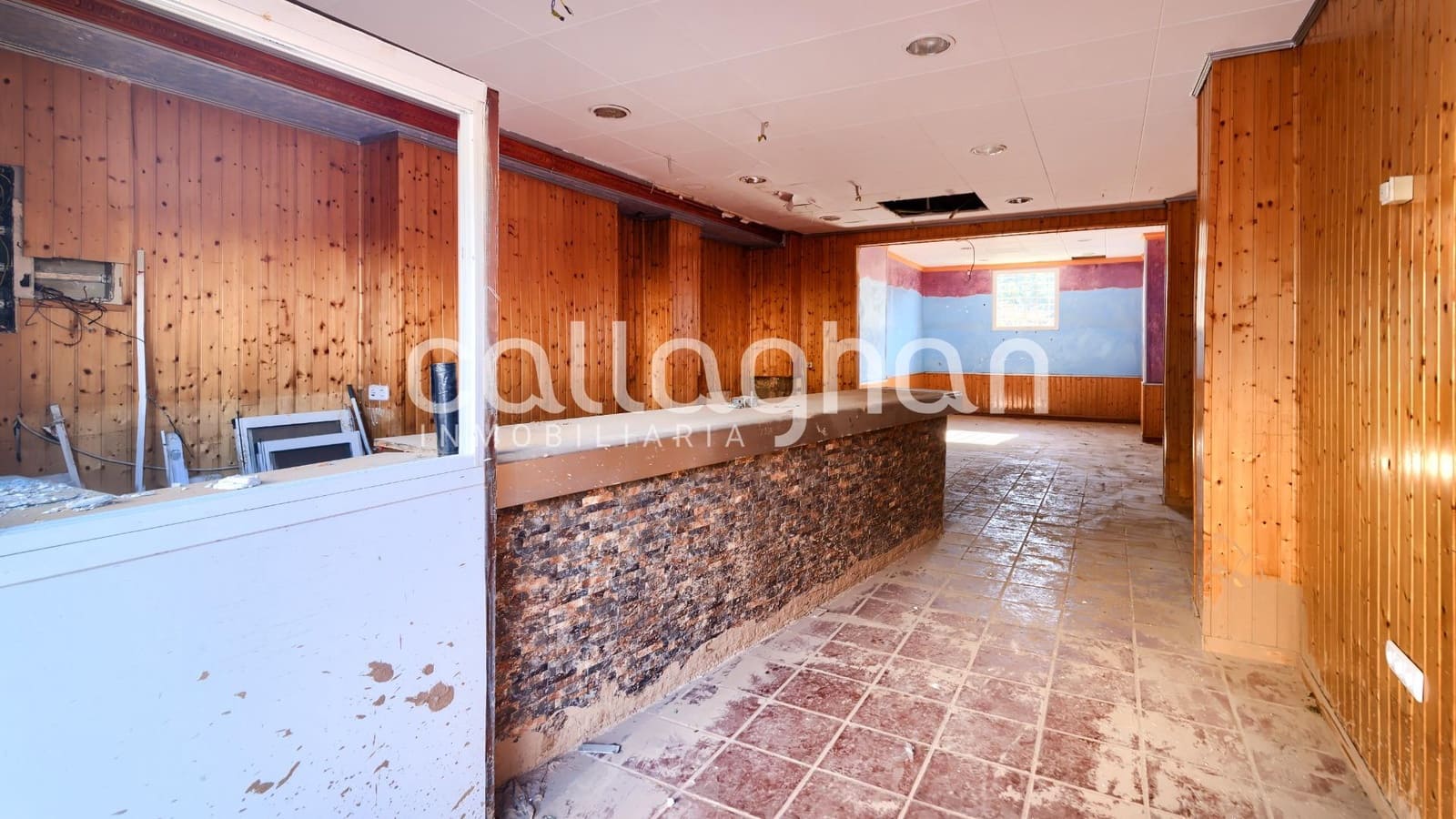 Commercial for sale in Chiva - € 85,000 (Ref: 9720191)