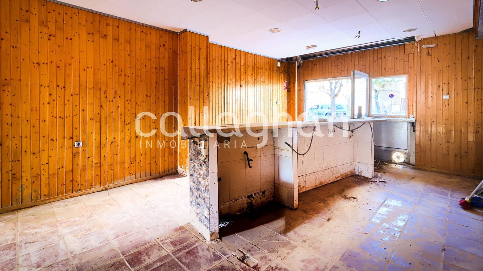 Commercial for sale in Chiva - € 85,000 (Ref: 9720191)