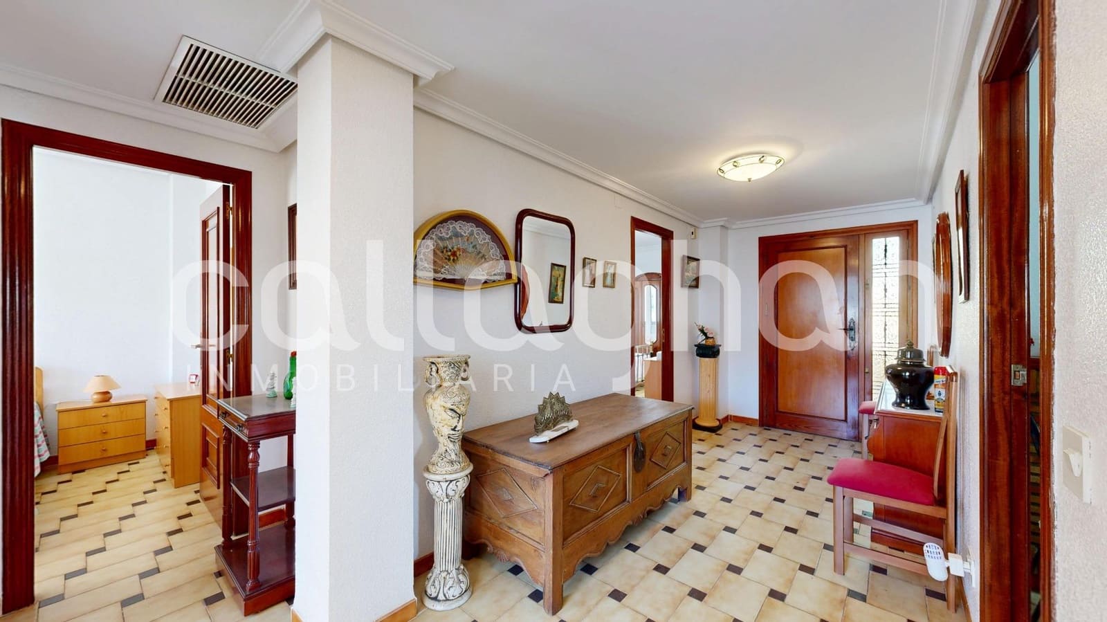 8 bedroom Villa for sale in Chiva with pool garage - € 535,000 (Ref: 9726829)