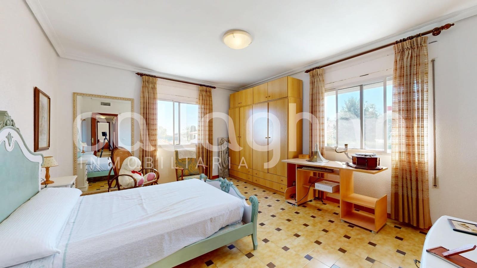 8 bedroom Villa for sale in Chiva with pool garage - € 535,000 (Ref: 9726829)