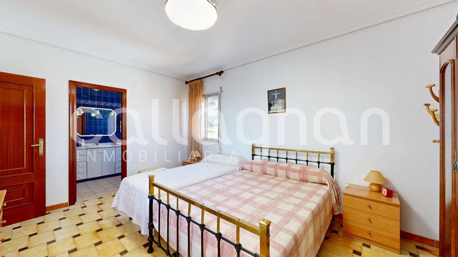 8 bedroom Villa for sale in Chiva with pool garage - € 535,000 (Ref: 9726829)