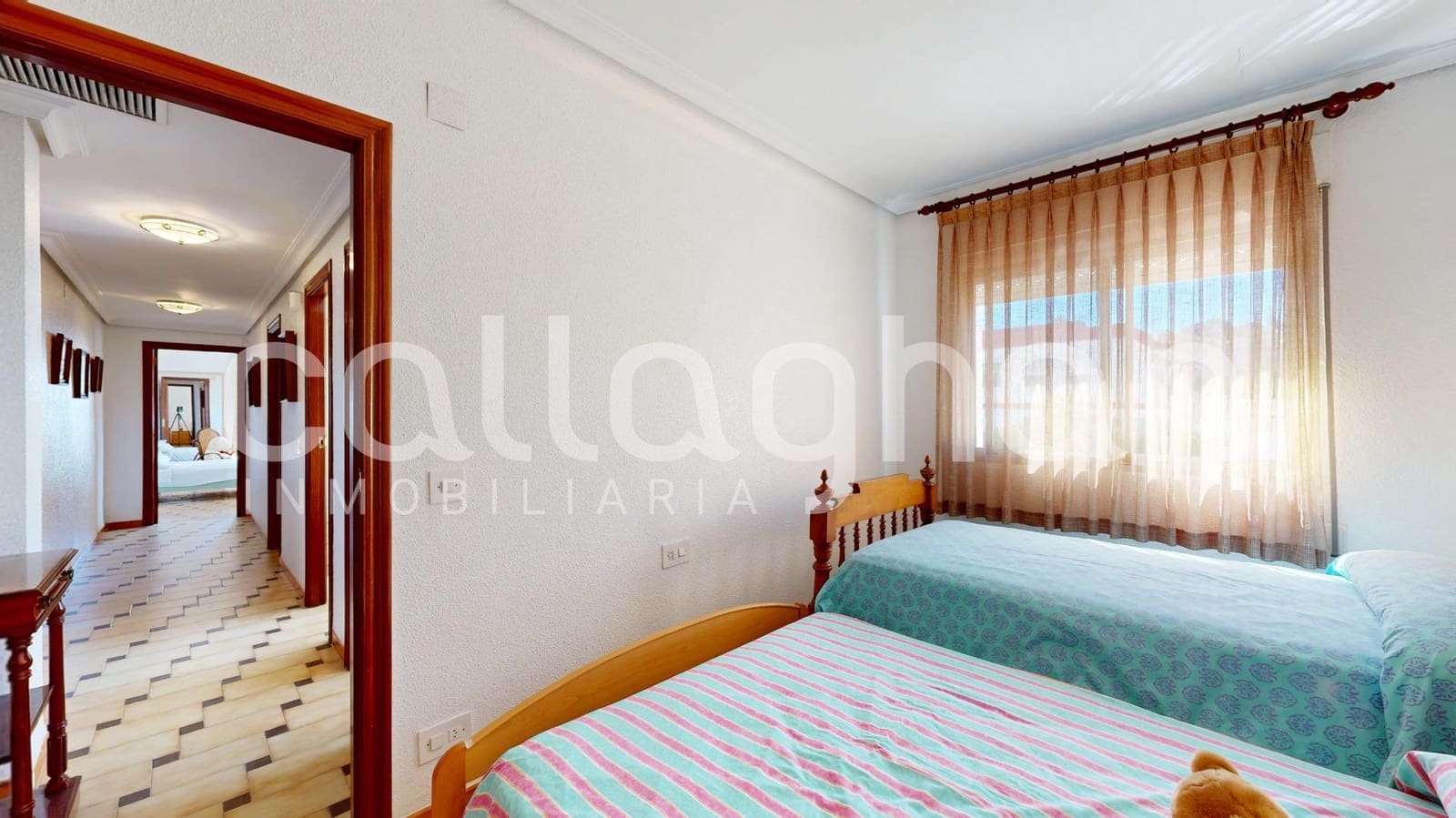 8 bedroom Villa for sale in Chiva with pool garage - € 535,000 (Ref: 9726829)