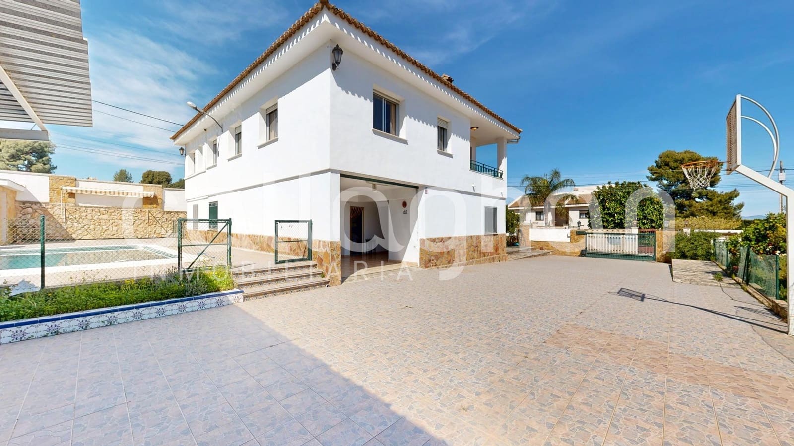 8 soveværelse Villa til salg i Chiva med swimmingpool garage - € 495.000 (Ref: 9726829)