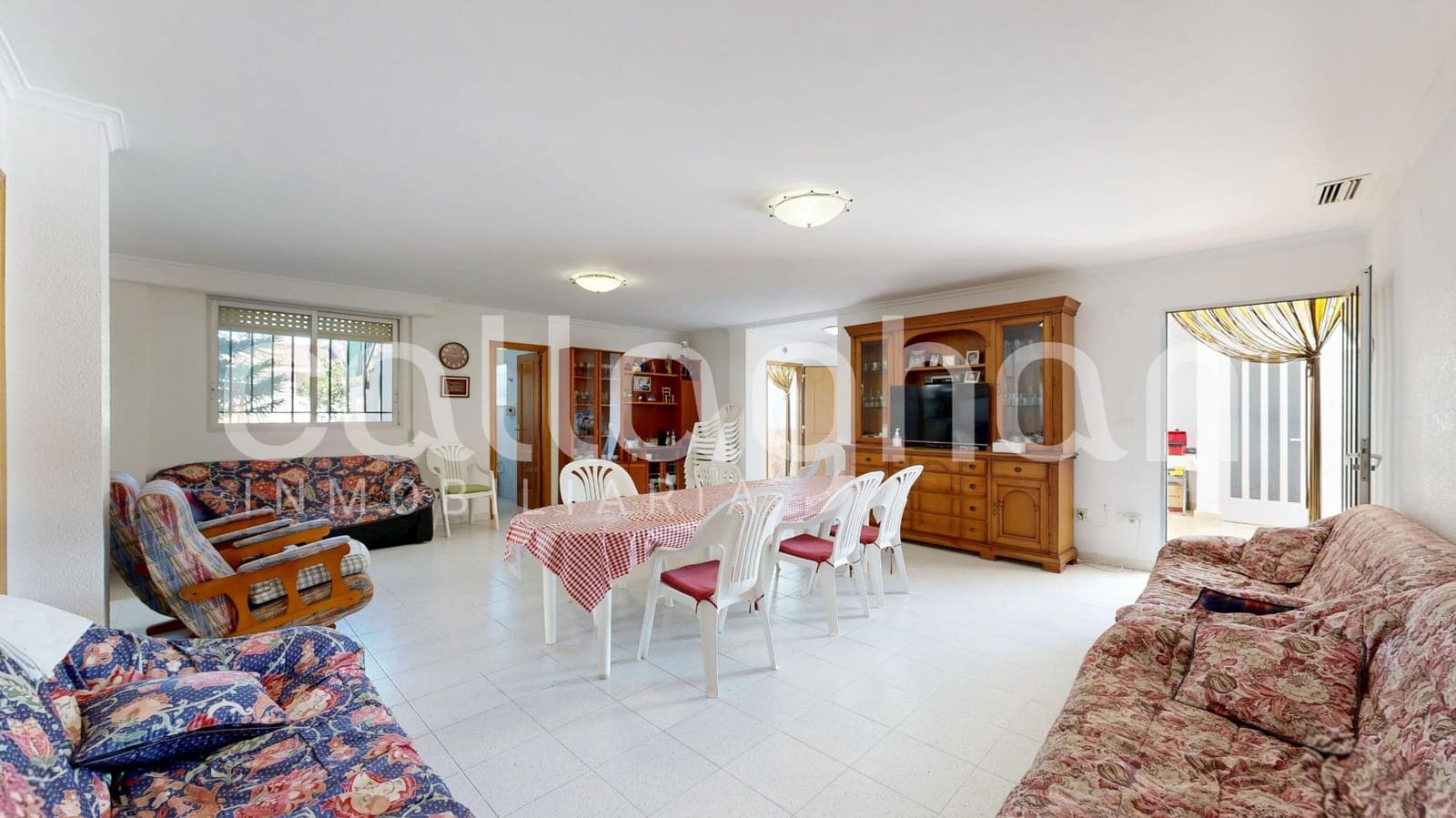 8 soveværelse Villa til salg i Chiva med swimmingpool garage - € 495.000 (Ref: 9726829)