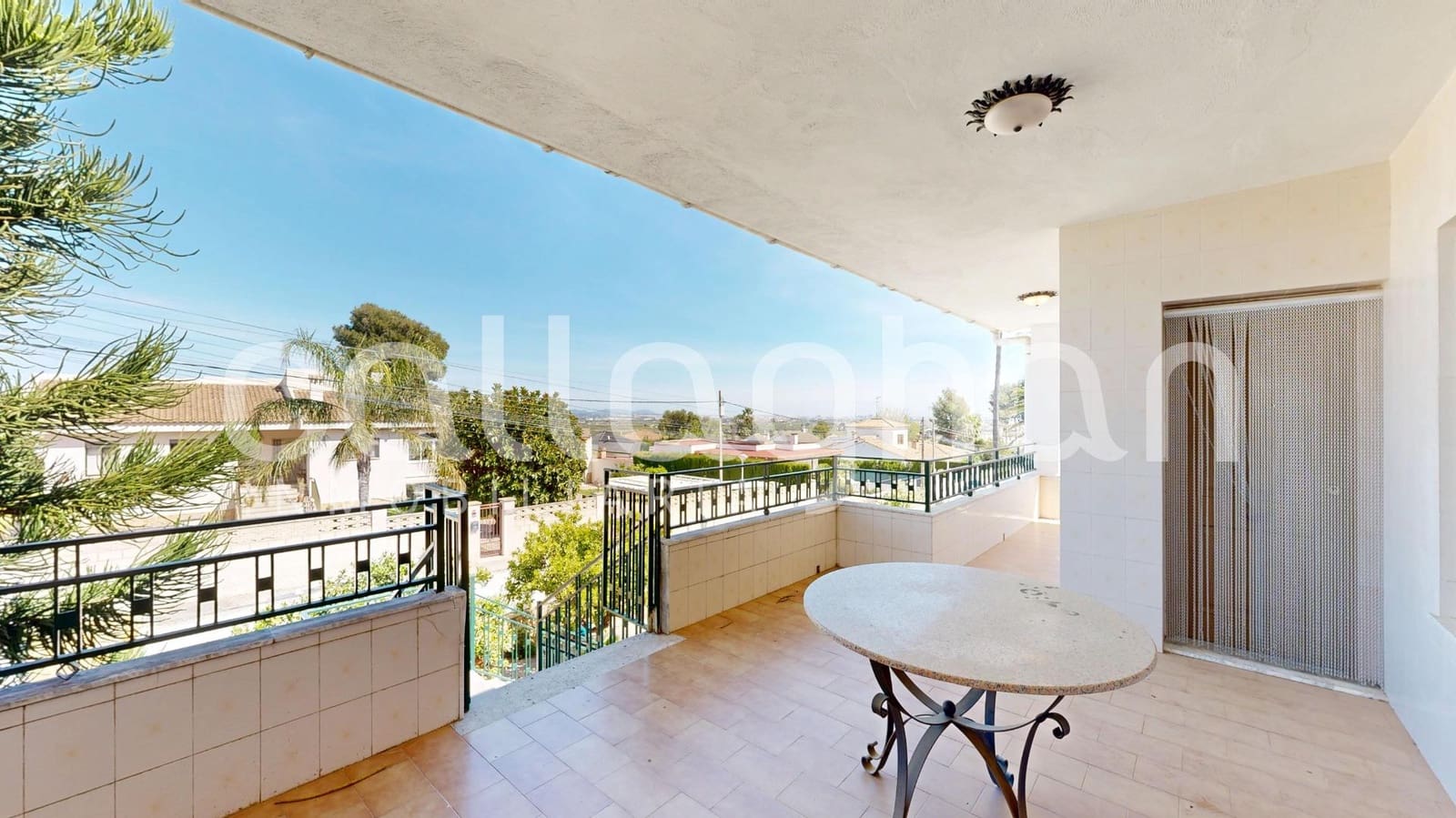 8 soveværelse Villa til salg i Chiva med swimmingpool garage - € 495.000 (Ref: 9726829)