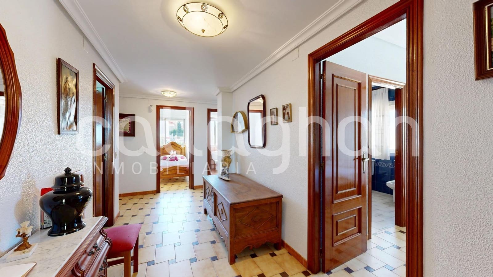 8 soveværelse Villa til salg i Chiva med swimmingpool garage - € 495.000 (Ref: 9726829)