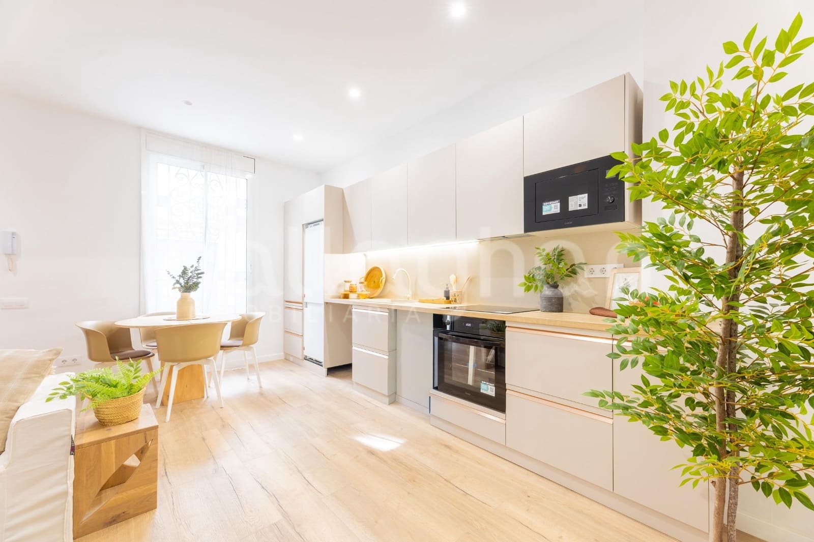 Apartamento de 2 habitaciones en València ciudad en venta - 410.000 € (Ref: 9726831)