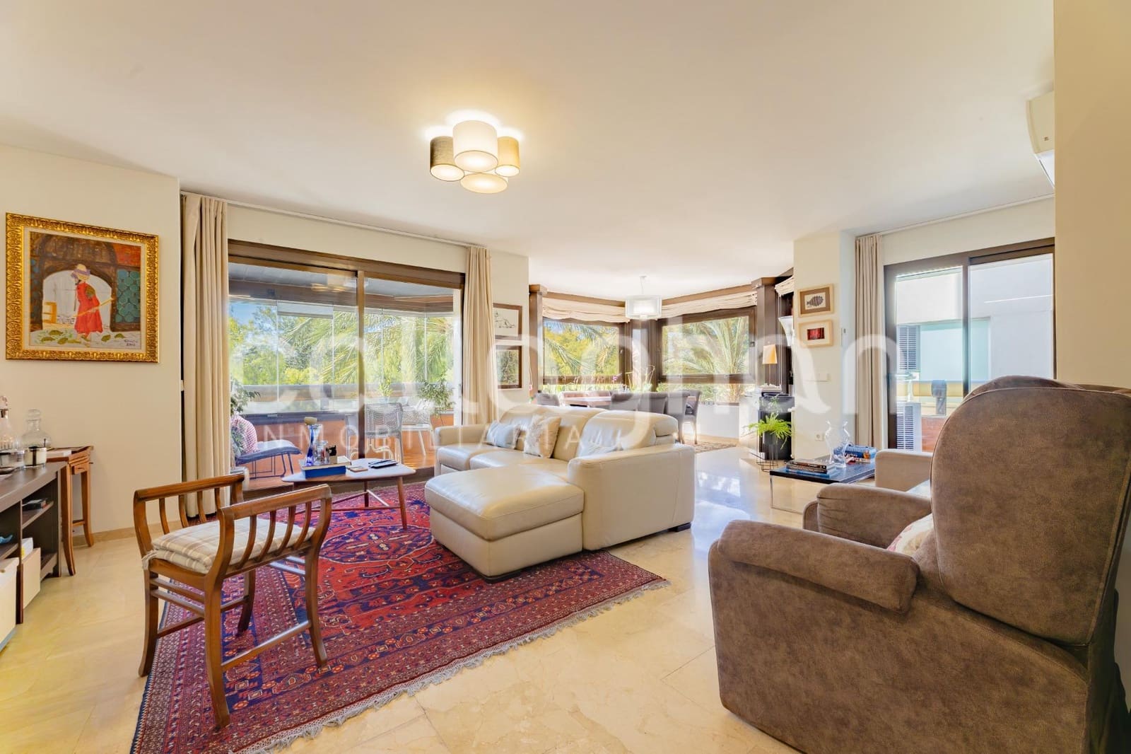 4 bedroom Flat for rent in Valencia city with garage - € 3,500 (Ref: 9735766)