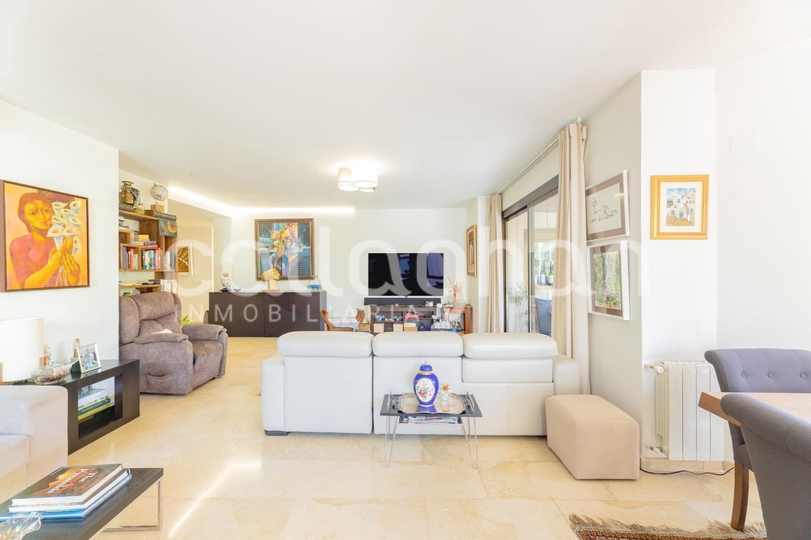 4 bedroom Flat for rent in Valencia city with garage - € 3,500 (Ref: 9735766)