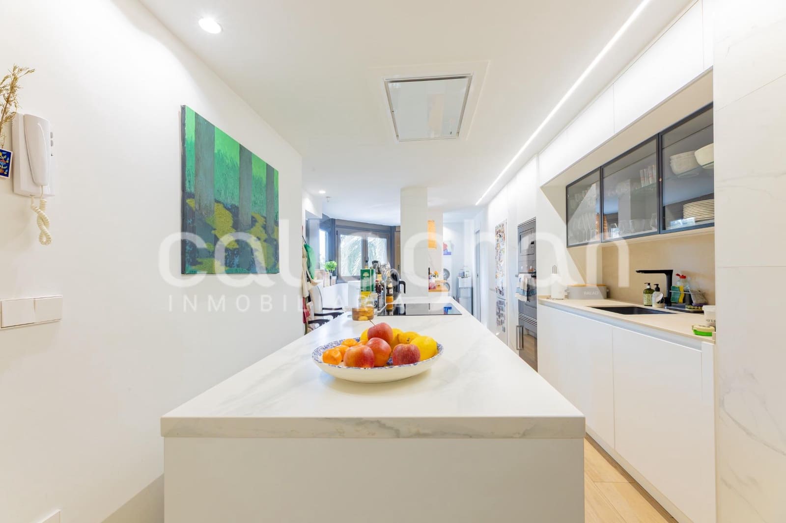 4 bedroom Flat for rent in Valencia city with garage - € 3,500 (Ref: 9735766)