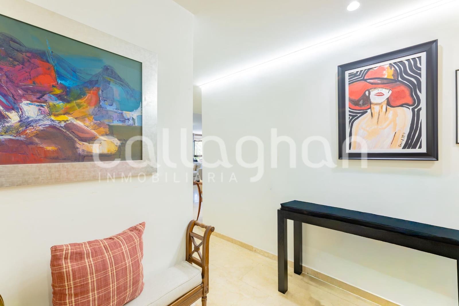 4 bedroom Flat for rent in Valencia city with garage - € 3,500 (Ref: 9735766)