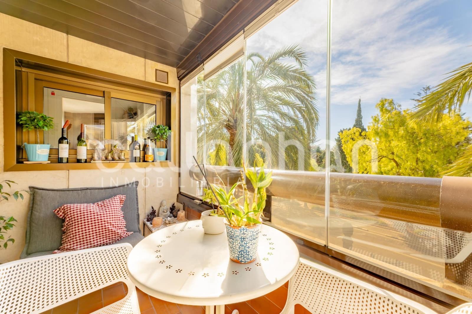 4 bedroom Flat for rent in Valencia city with garage - € 3,500 (Ref: 9735766)