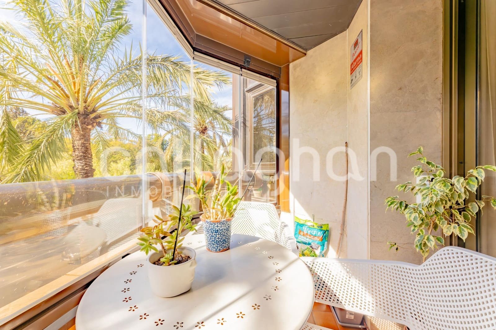 4 bedroom Flat for rent in Valencia city with garage - € 3,500 (Ref: 9735766)