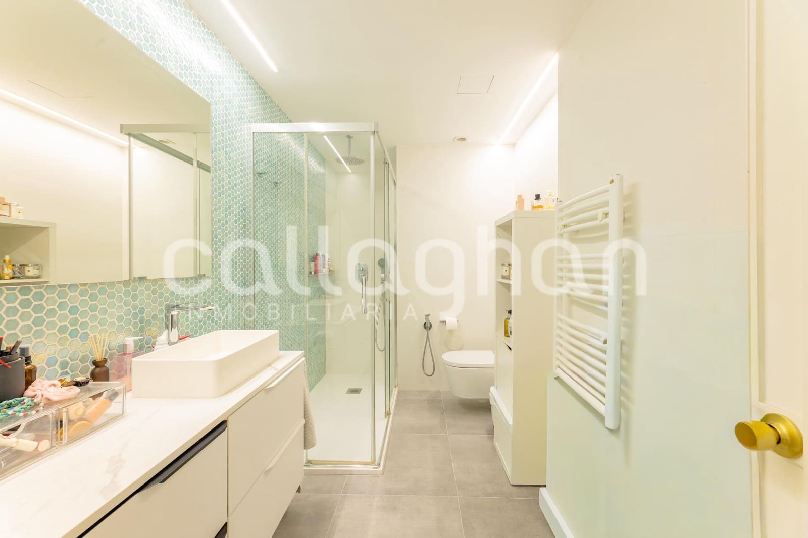 4 bedroom Flat for rent in Valencia city with garage - € 3,500 (Ref: 9735766)