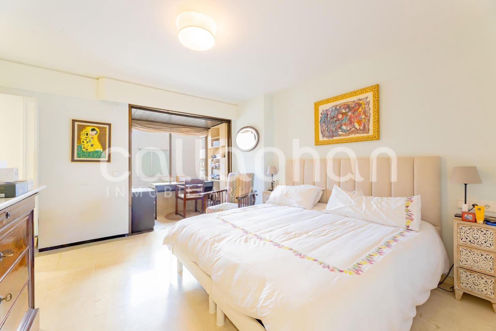 4 bedroom Flat for rent in Valencia city with garage - € 3,500 (Ref: 9735766)