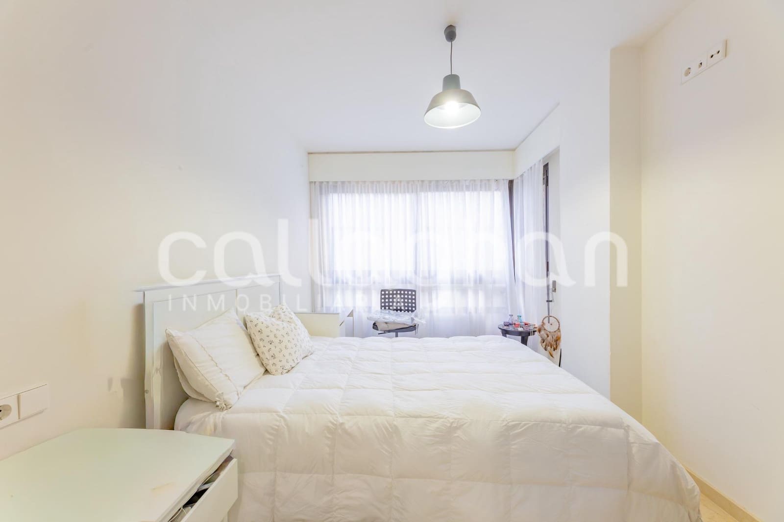 4 bedroom Flat for rent in Valencia city with garage - € 3,500 (Ref: 9735766)