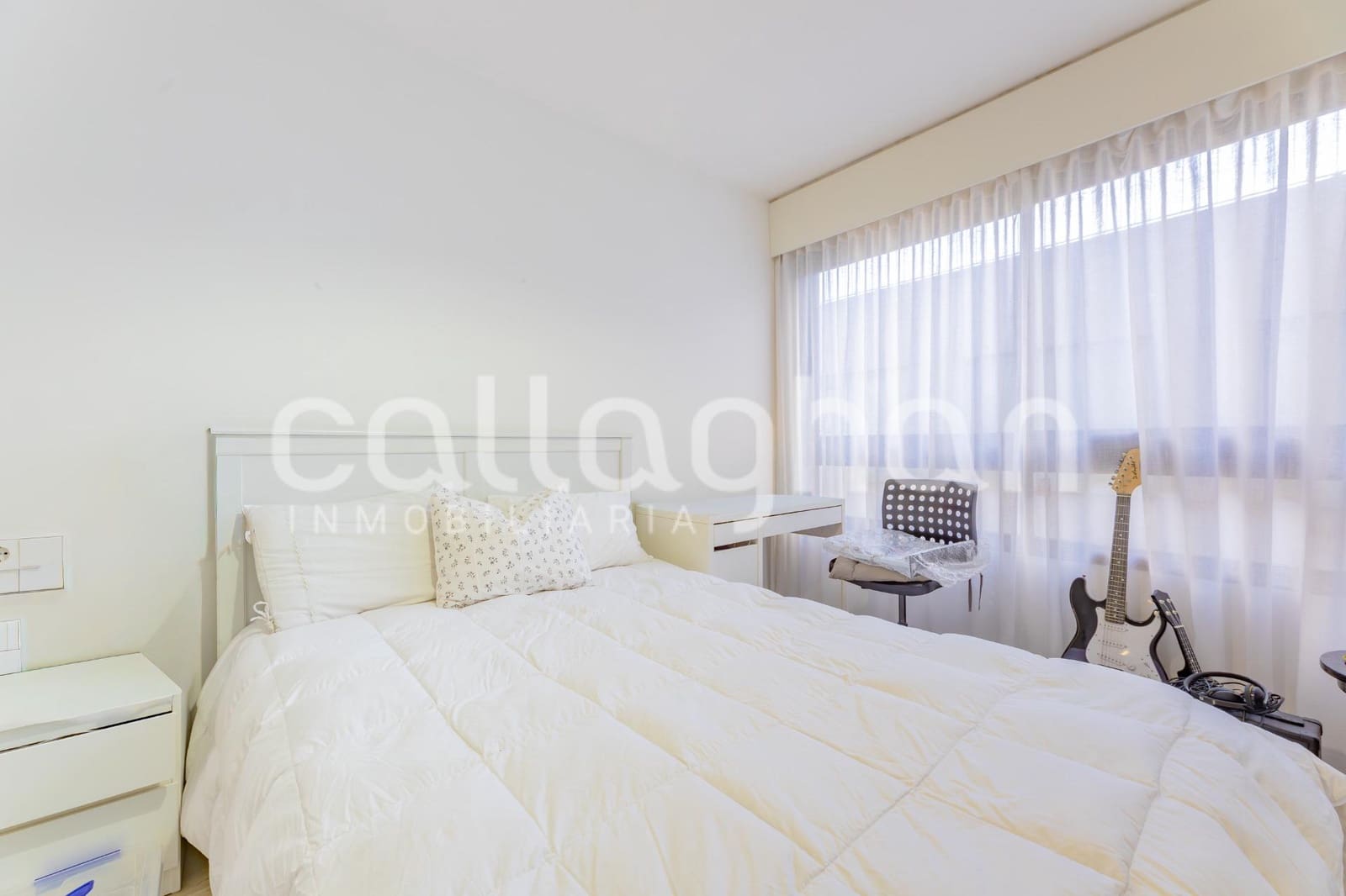 4 bedroom Flat for rent in Valencia city with garage - € 3,500 (Ref: 9735766)