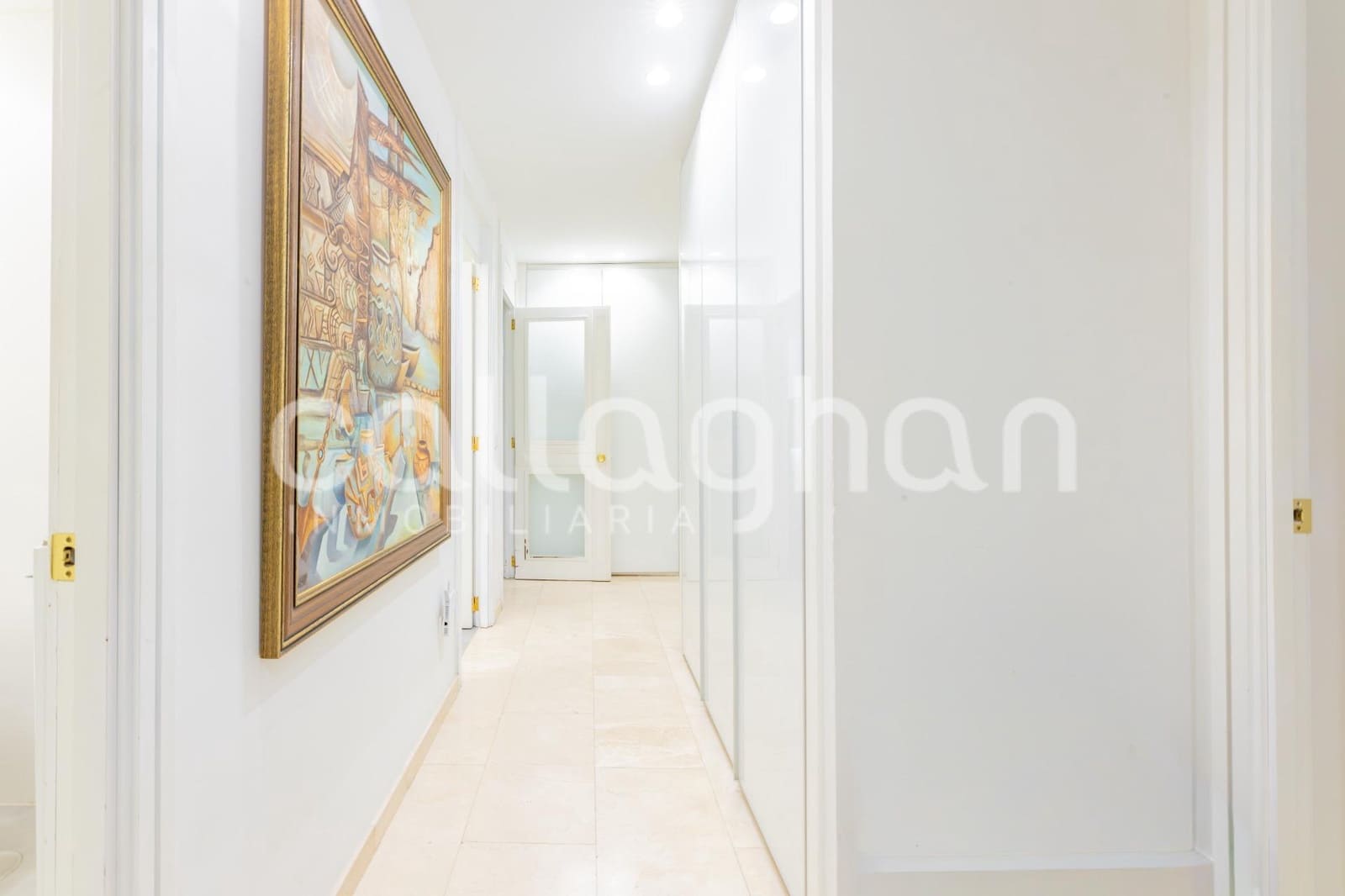 4 bedroom Flat for rent in Valencia city with garage - € 3,500 (Ref: 9735766)