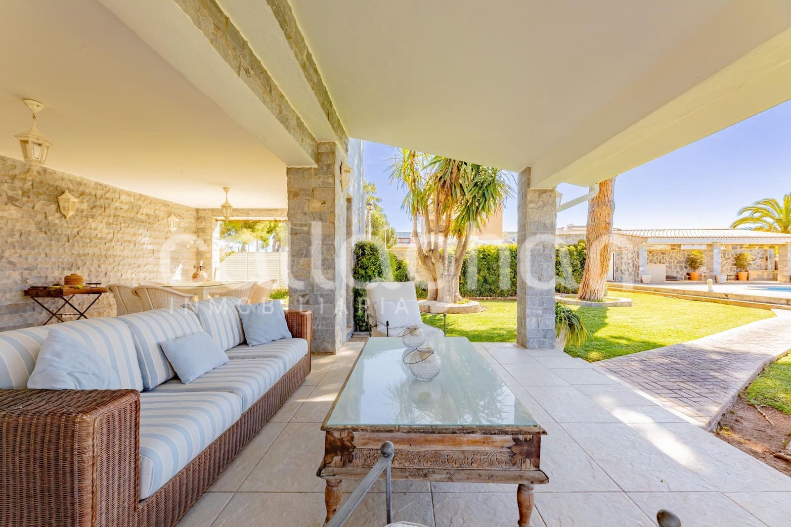 4 Zimmer Villa zu verkaufen in Almarda mit Pool Garage - 840.000 € (Ref: 9739007)