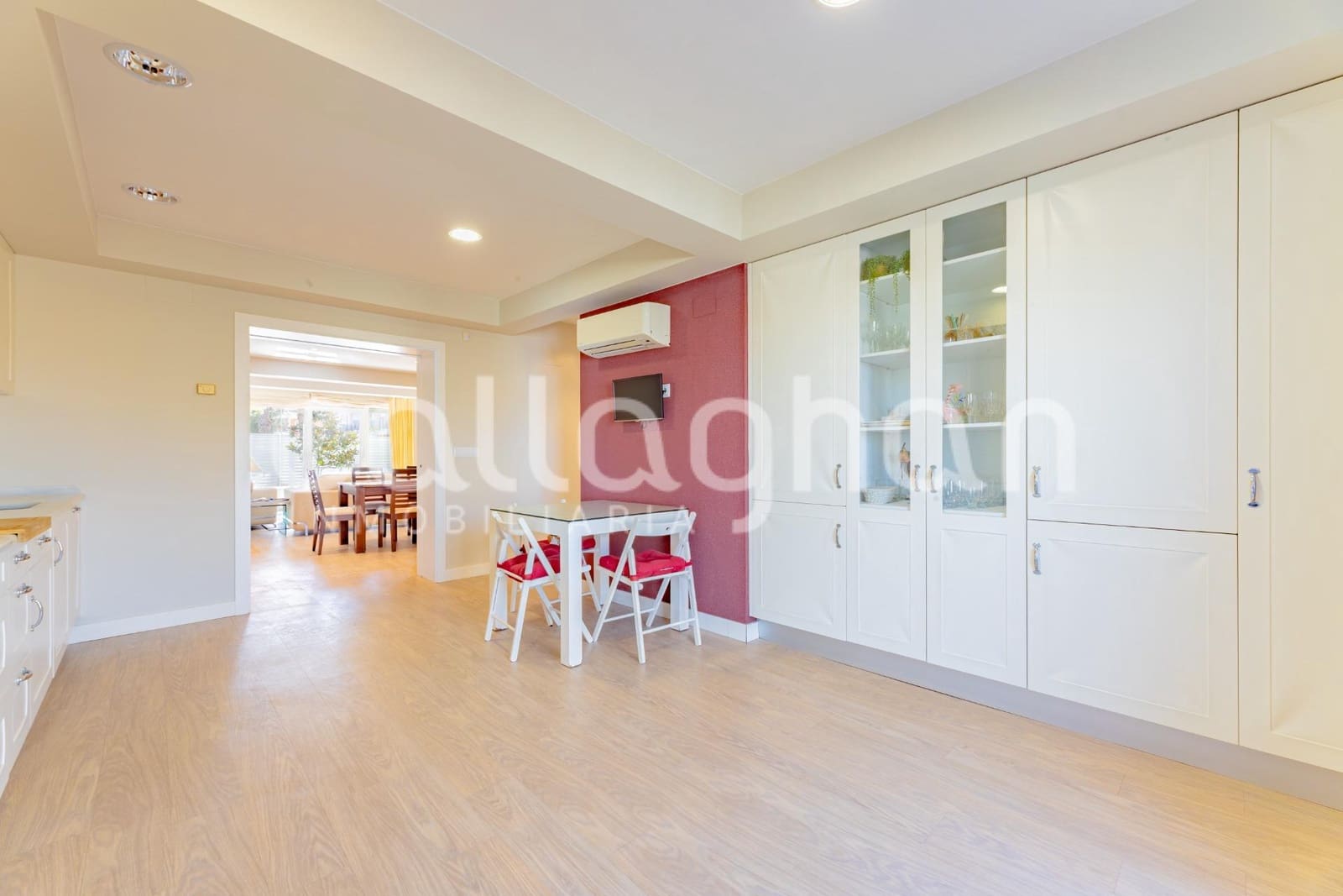 4 Zimmer Villa zu verkaufen in Almarda mit Pool Garage - 840.000 € (Ref: 9739007)