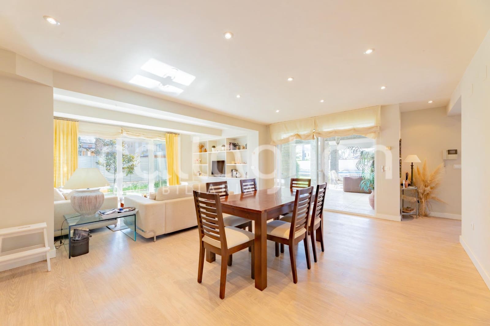 4 Zimmer Villa zu verkaufen in Almarda mit Pool Garage - 840.000 € (Ref: 9739007)