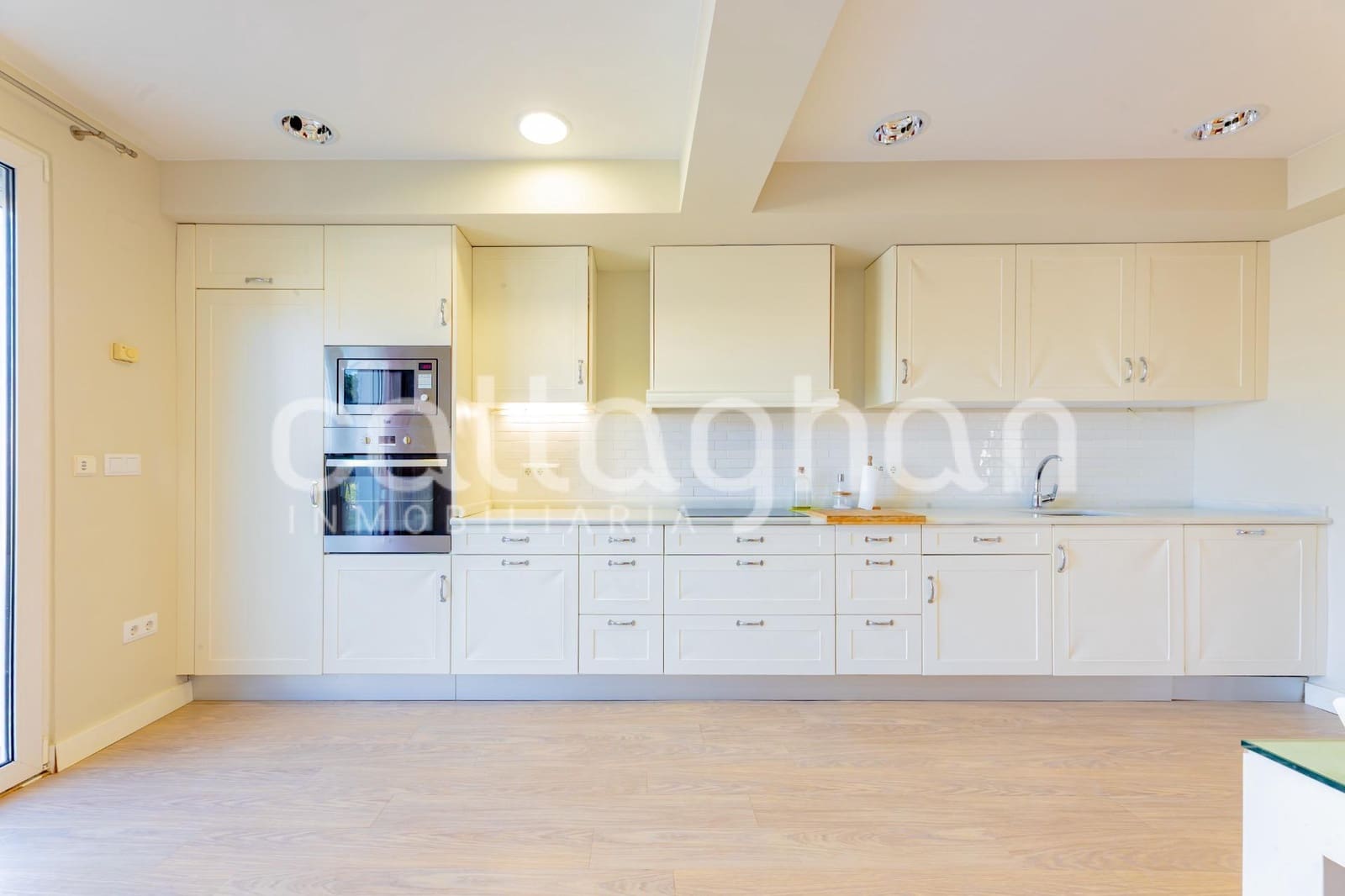 4 Zimmer Villa zu verkaufen in Almarda mit Pool Garage - 840.000 € (Ref: 9739007)