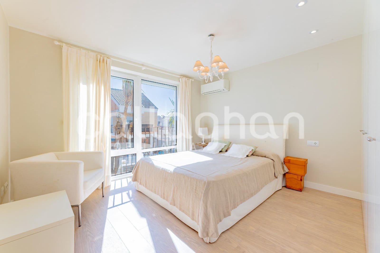 4 Zimmer Villa zu verkaufen in Almarda mit Pool Garage - 840.000 € (Ref: 9739007)