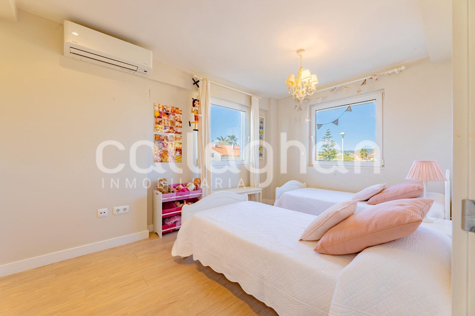 4 Zimmer Villa zu verkaufen in Almarda mit Pool Garage - 840.000 € (Ref: 9739007)