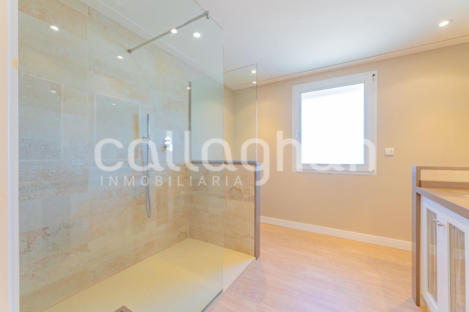 4 Zimmer Villa zu verkaufen in Almarda mit Pool Garage - 840.000 € (Ref: 9739007)