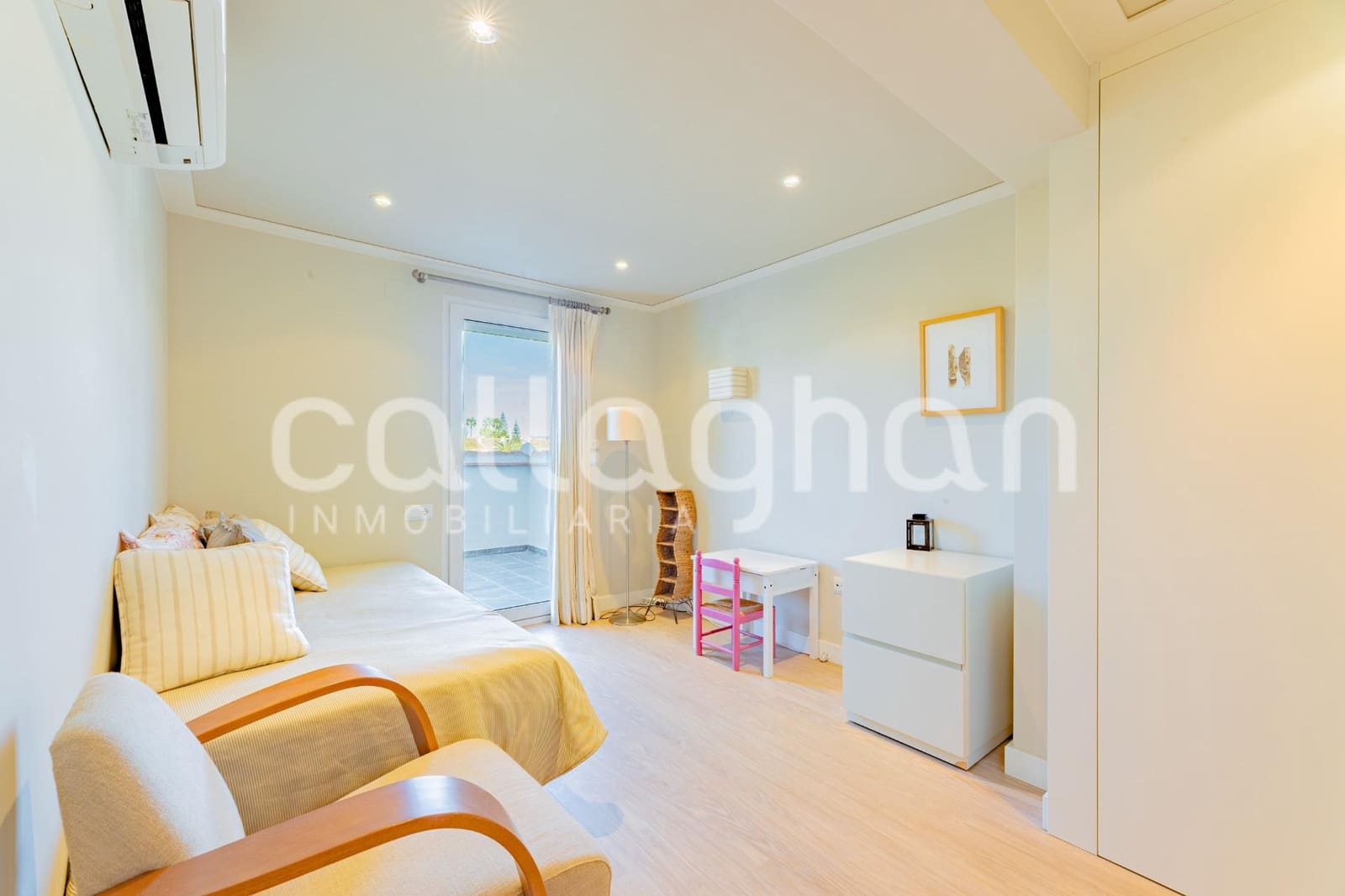 4 Zimmer Villa zu verkaufen in Almarda mit Pool Garage - 840.000 € (Ref: 9739007)