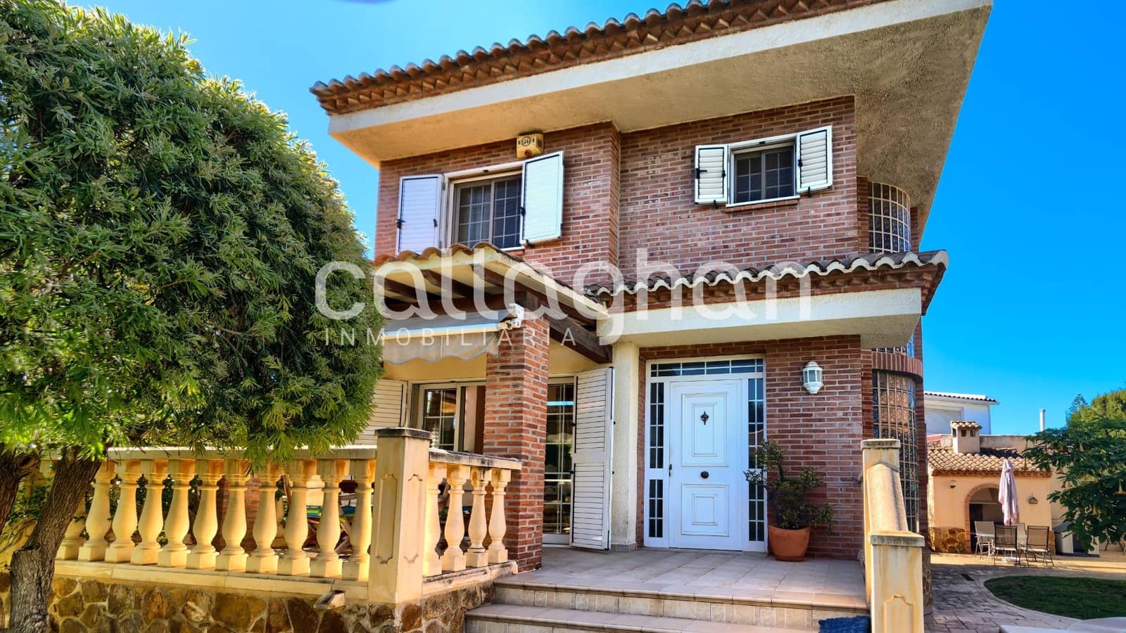 5 bedroom Villa for sale in La Canada with pool garage - € 550,000 (Ref: 9741881)