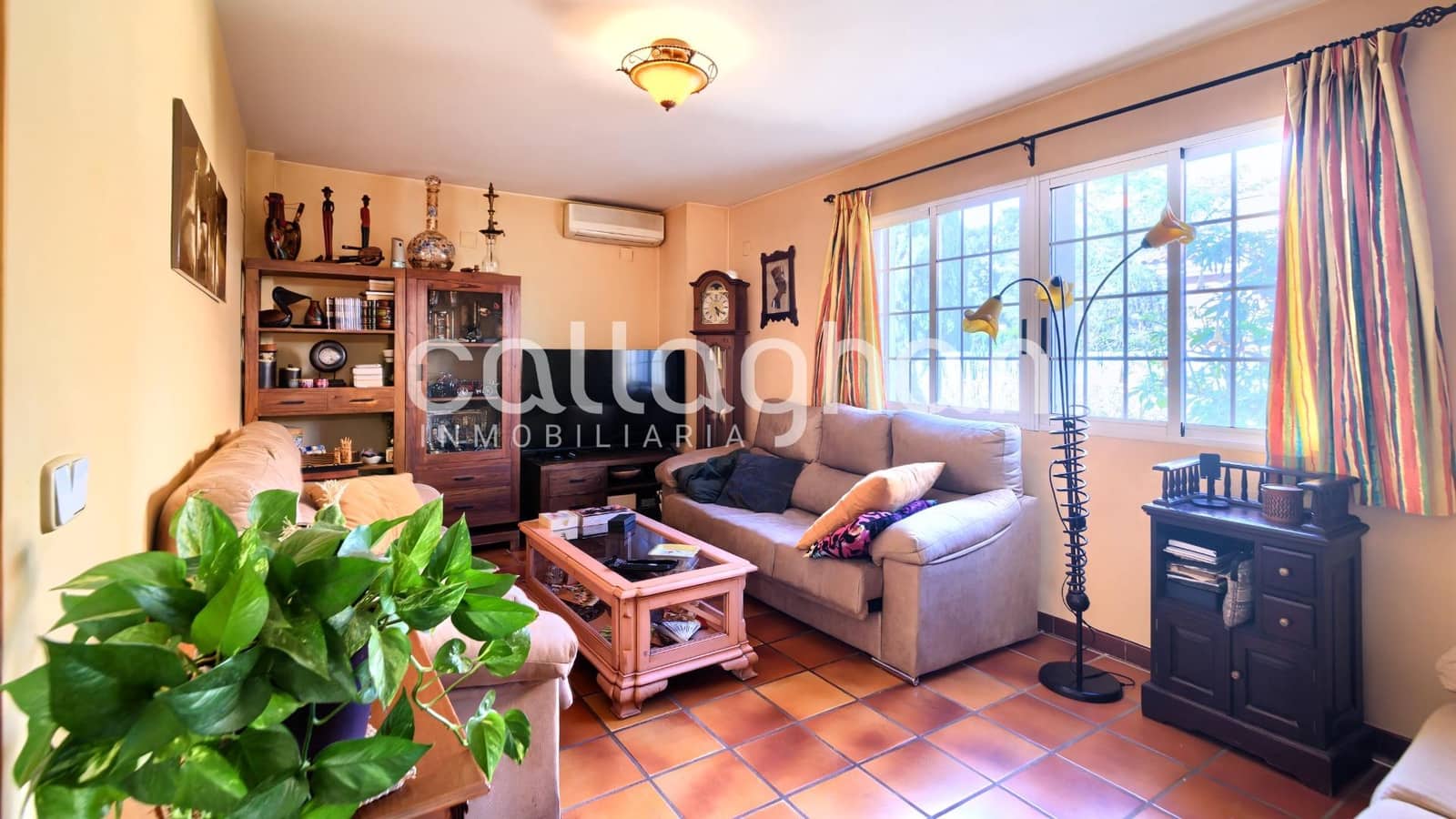 5 bedroom Villa for sale in La Canada with pool garage - € 550,000 (Ref: 9741881)