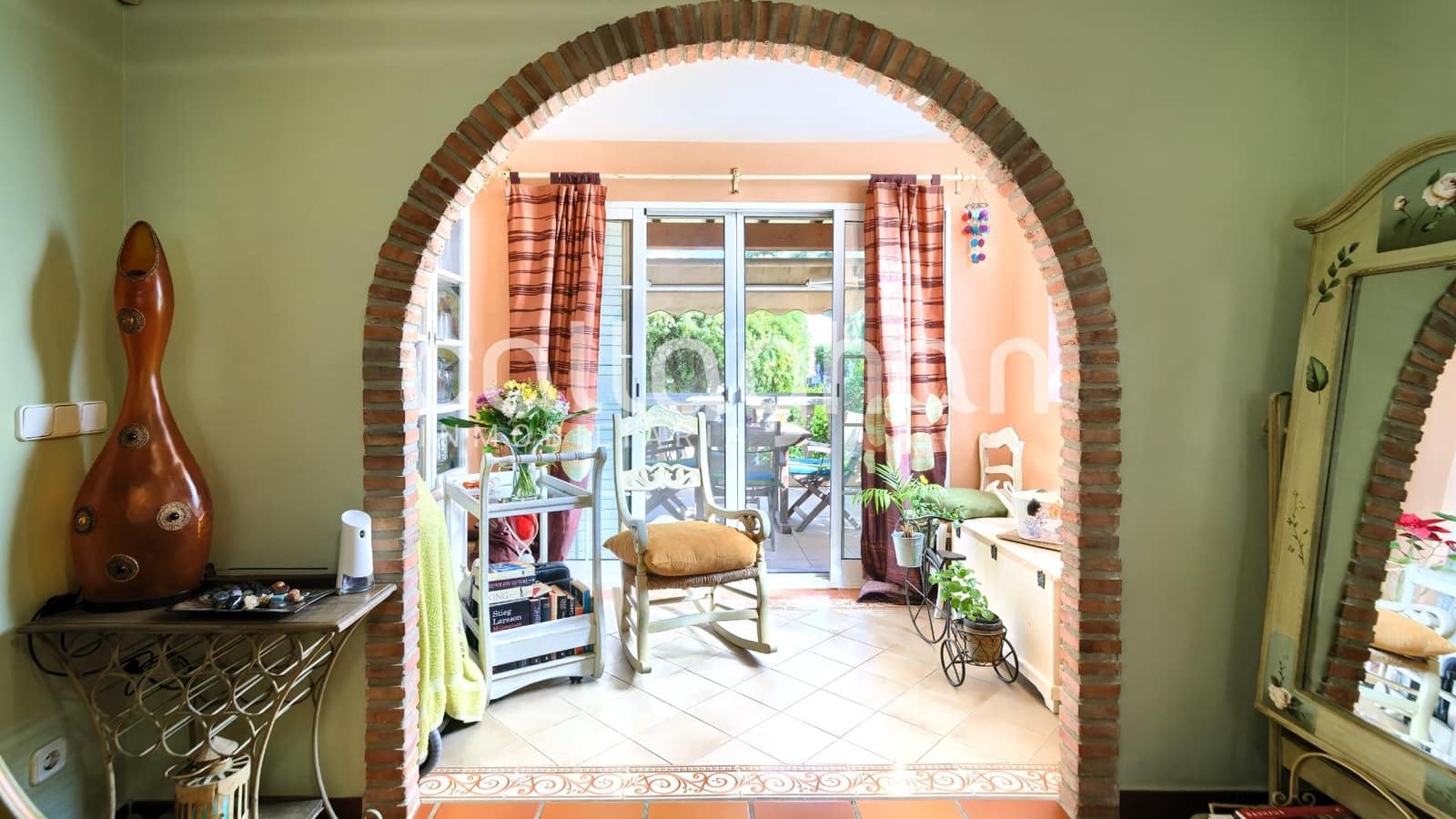 5 bedroom Villa for sale in La Canada with pool garage - € 550,000 (Ref: 9741881)