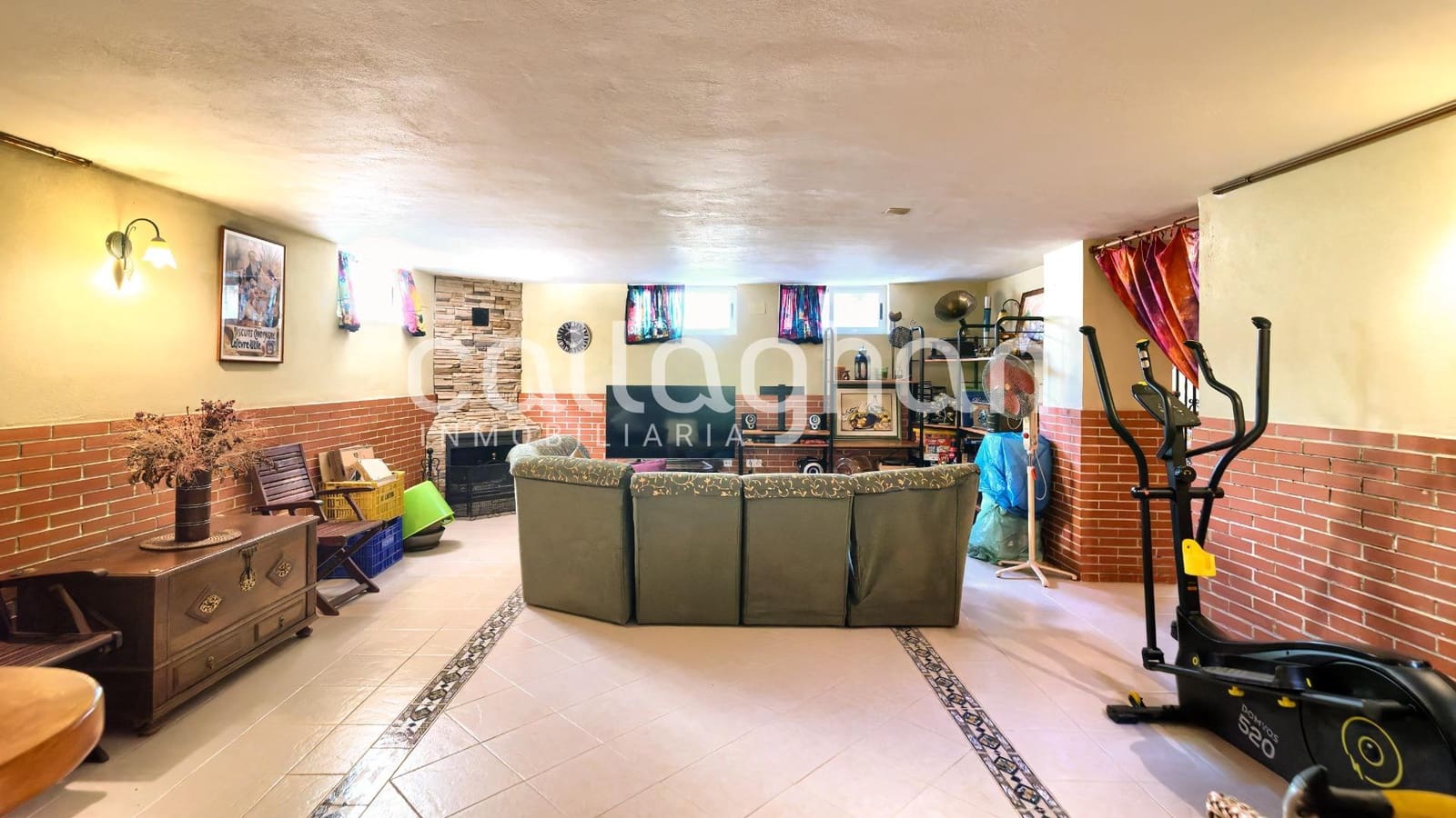 5 bedroom Villa for sale in La Canada with pool garage - € 550,000 (Ref: 9741881)