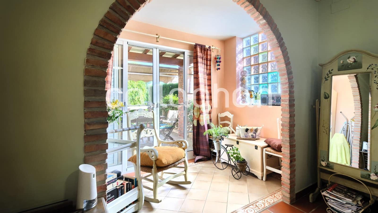 5 bedroom Villa for sale in La Canada with pool garage - € 550,000 (Ref: 9741881)