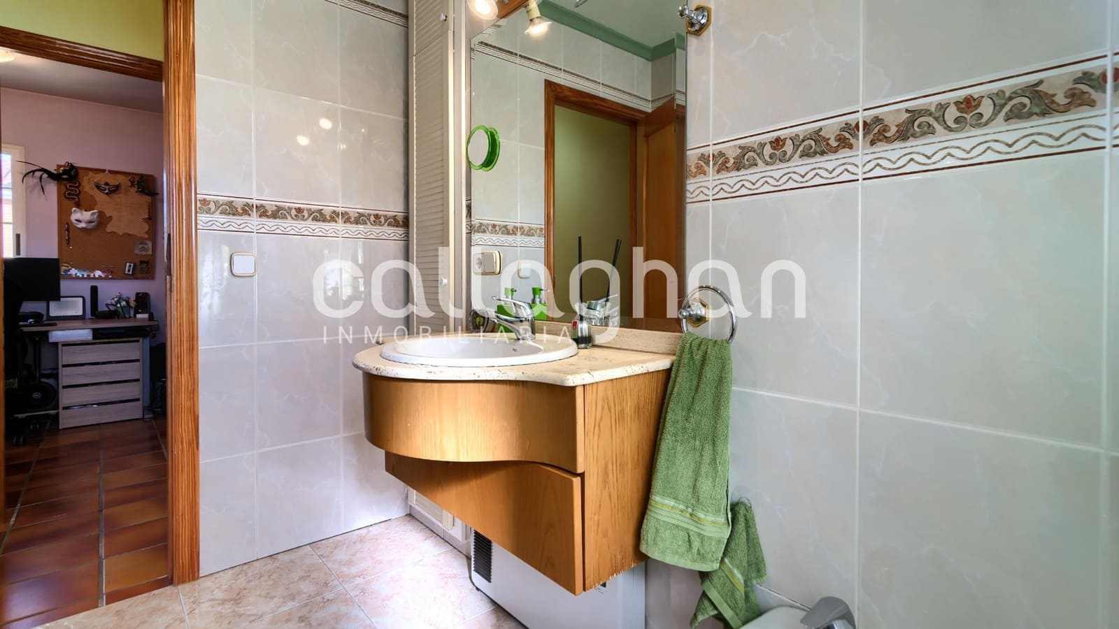 5 bedroom Villa for sale in La Canada with pool garage - € 550,000 (Ref: 9741881)