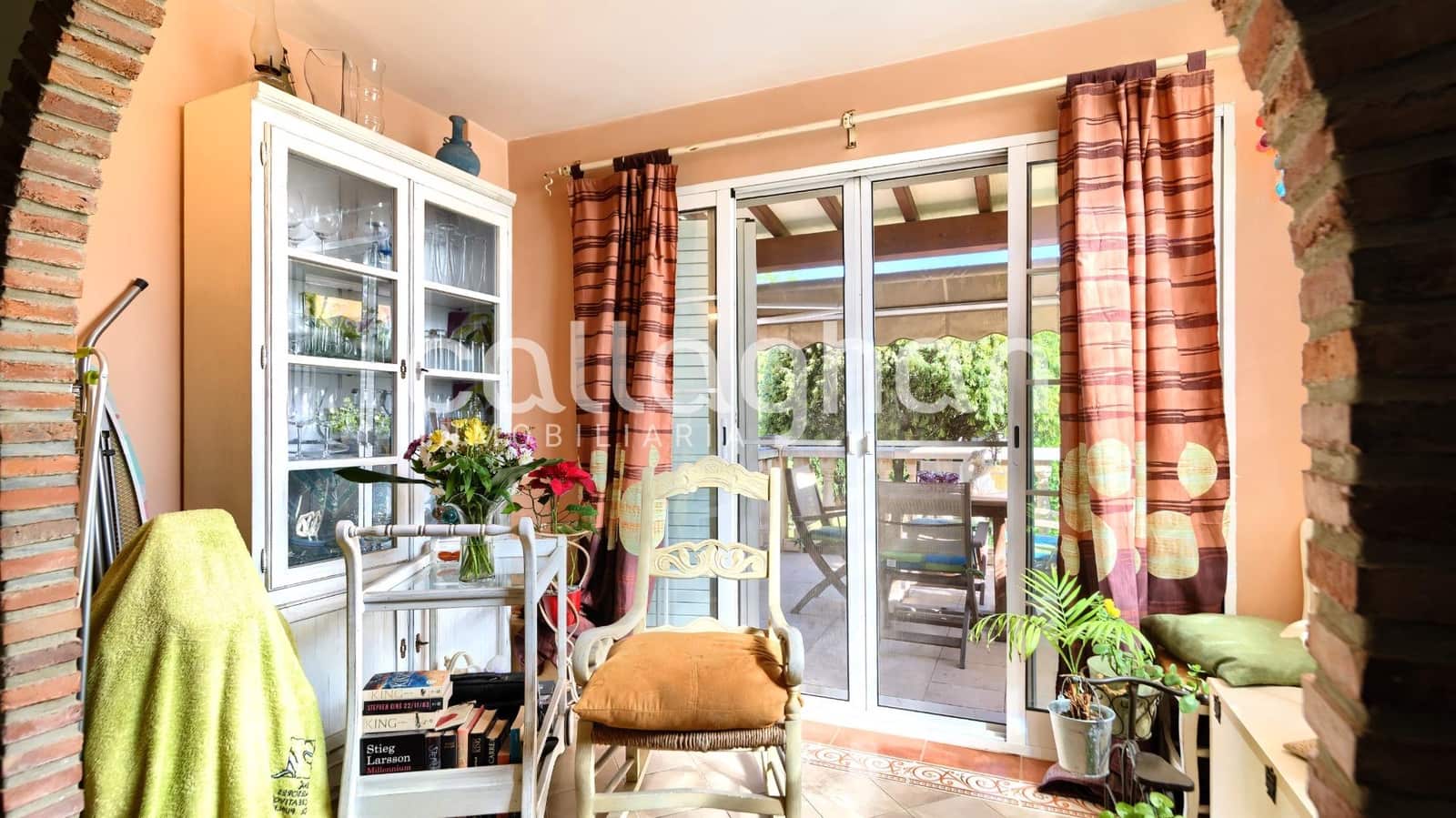 5 bedroom Villa for sale in La Canada with pool garage - € 550,000 (Ref: 9741881)