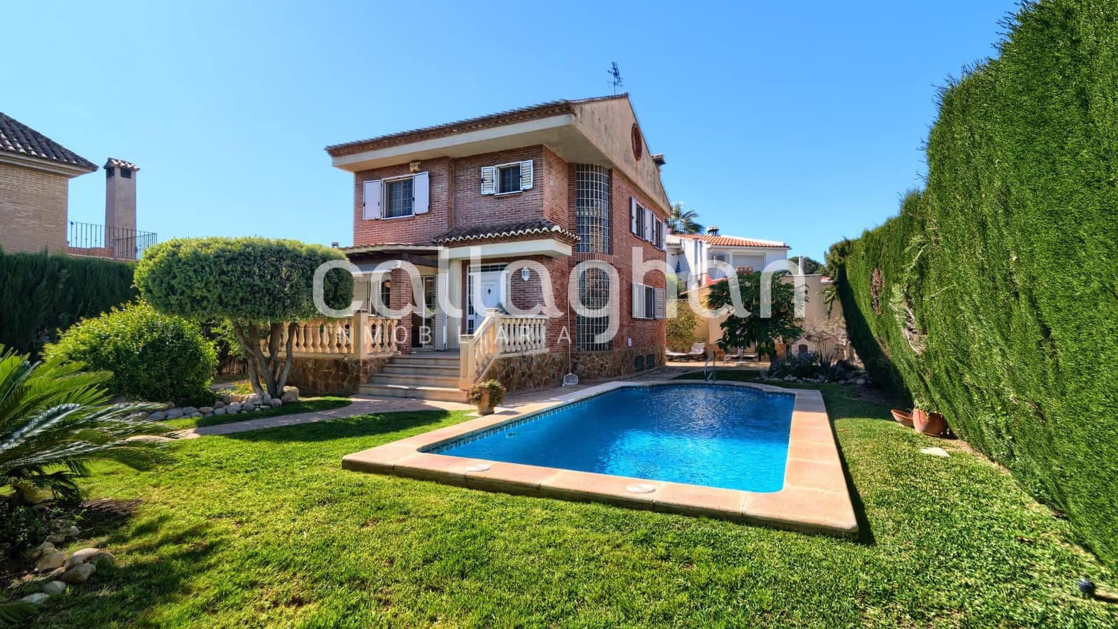 5 bedroom Villa for sale in La Canada with pool garage - € 550,000 (Ref: 9741881)