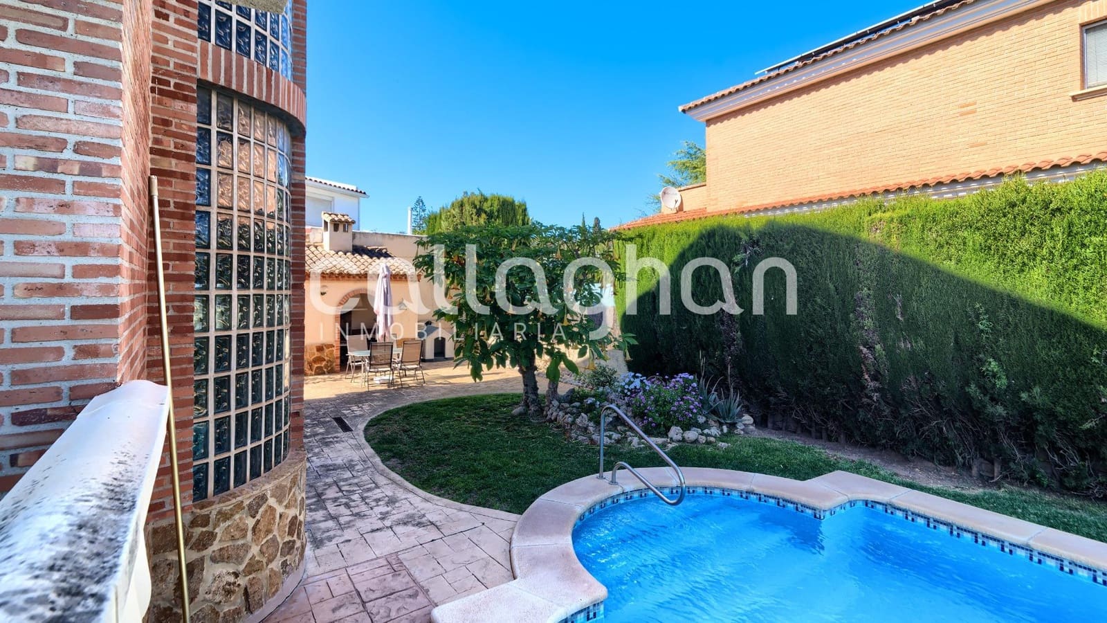 5 bedroom Villa for sale in La Canada with pool garage - € 550,000 (Ref: 9741881)